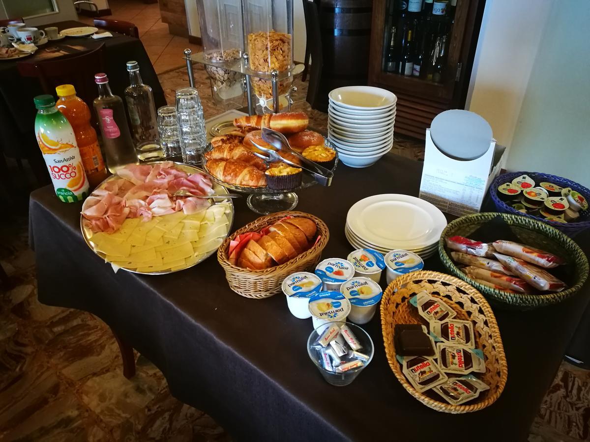 Locanda Della Pieve Tizzano Val Parma Eksteriør bilde